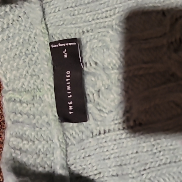 Button up sweater - Picture 2 of 3